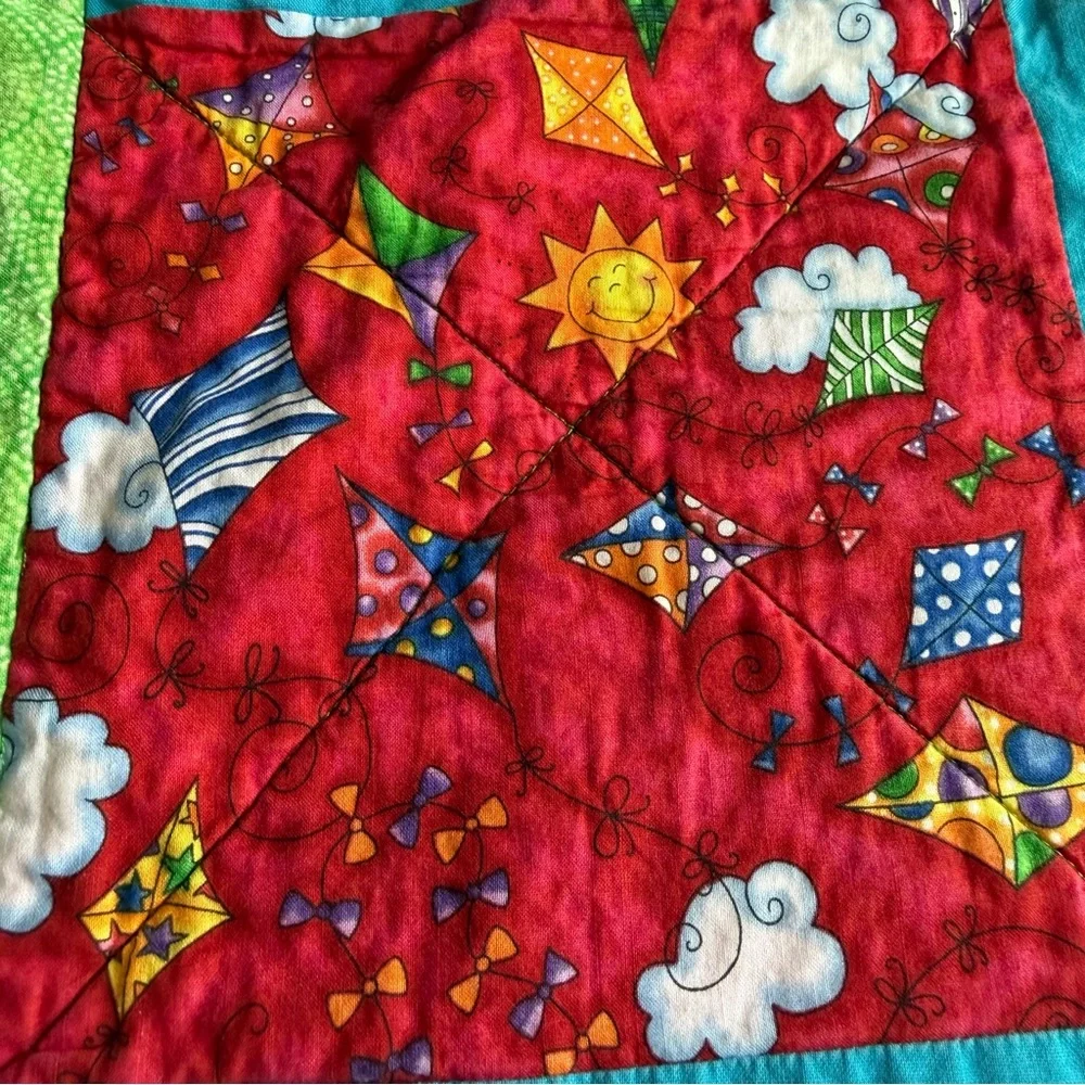 Colorful Patchwork Quilt 34”x44” Cotton Throw Picnic Beach Blanket